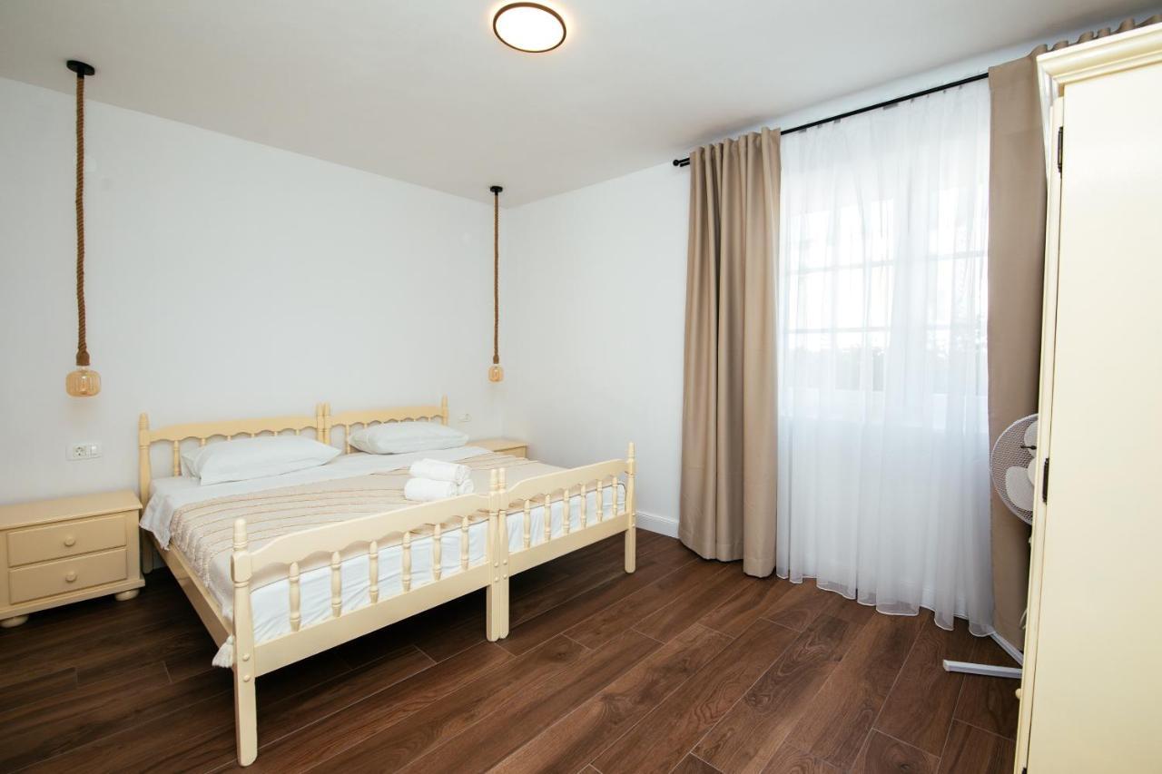 Barbarossa Apartamento Sveti Filip i Jakov Exterior foto